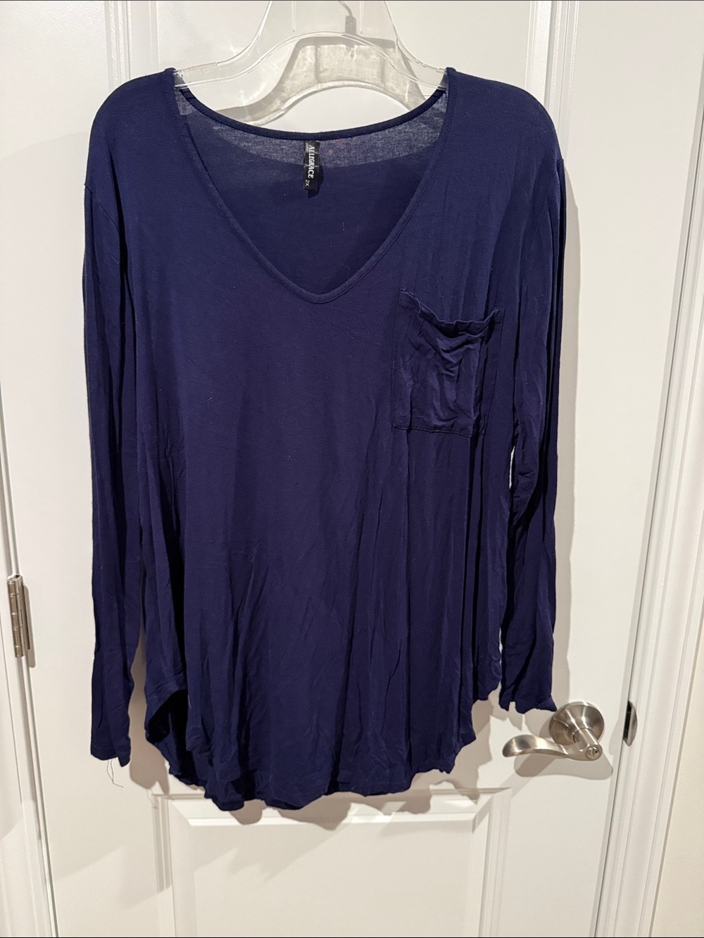 Women's V-Neck Long Sleeve Pocket Top - Navy